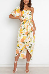 Kaycie – Geblümtes Midi-Wickelkleid mit One-Shoulder-Träger und Gürtel